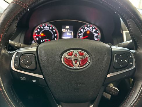 Used 2016 Toyota Camry SE FWD image 23