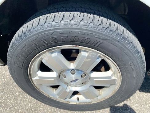 Used 2011 Ford F150 XLT w/ XLT Convenience Pkg AWD/4WD image 14