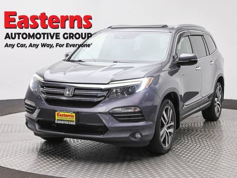 Used 2016 Honda Pilot Touring image 1