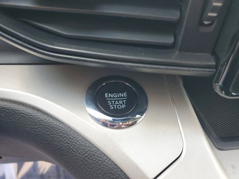 Used 2023 Ford Explorer XLT image 25