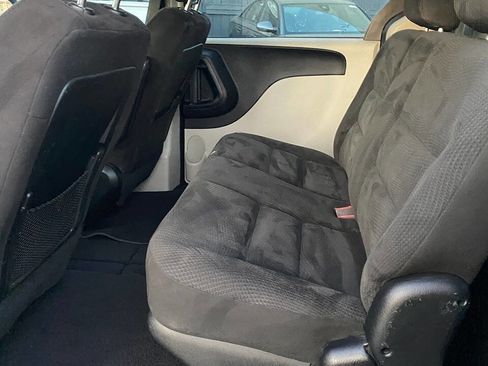 Used 2014 Dodge Grand Caravan American Value Package FWD image 13