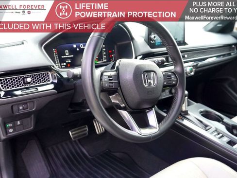 Used 2023 Honda Civic Sport Touring image 9