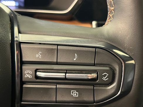 Used 2023 GMC Canyon AT4 w/ Technology Package image 27