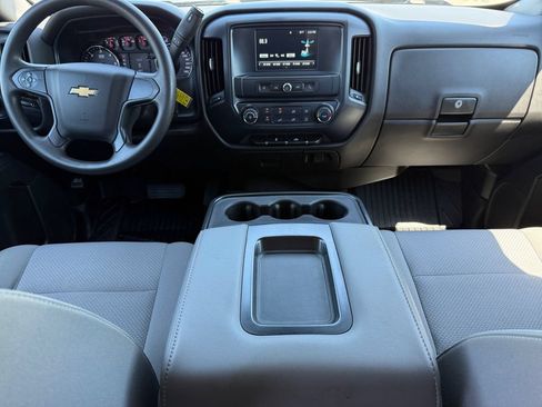 Used 2019 Chevrolet Silverado 1500 Custom w/ Custom Convenience Package AWD/4WD image 13
