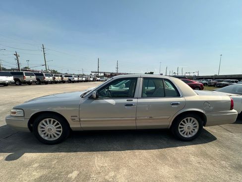 Used 2010 Mercury Grand Marquis LS RWD image 2