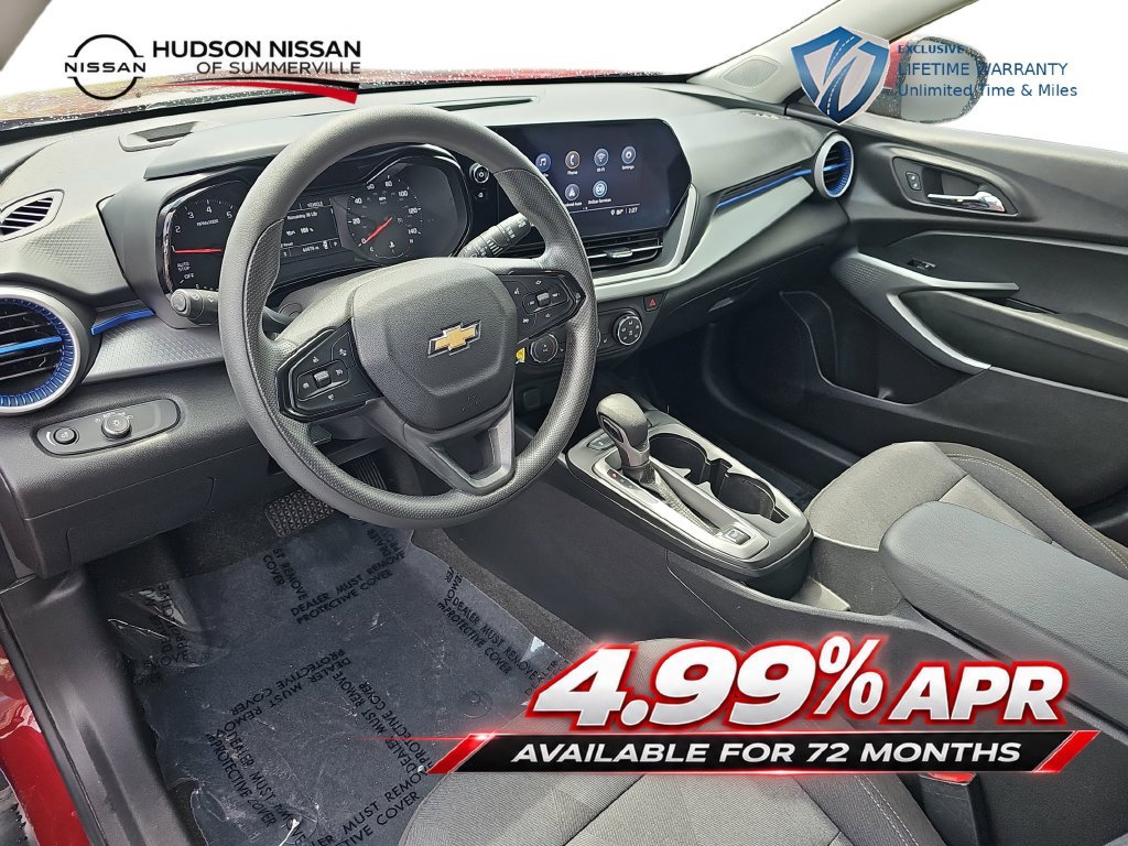 Used 2024 Chevrolet Trax LS w/ LS Convenience Package FWD image 17