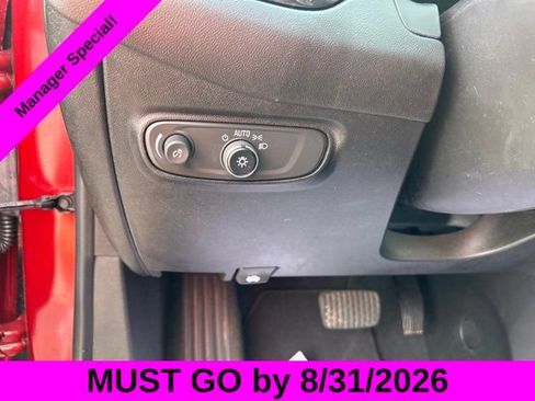 Used 2022 Chevrolet Equinox RS w/ RS Leather Package FWD image 17