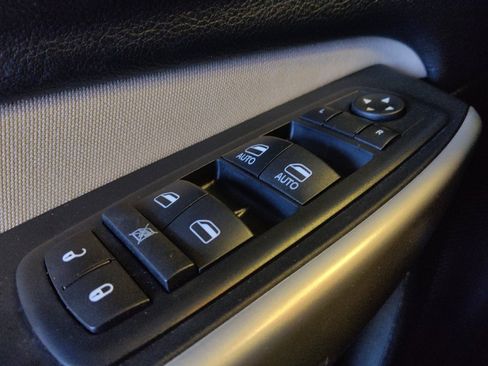 Used 2017 Jeep Cherokee Latitude w/ Safety/Convenience Group AWD/4WD image 27