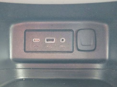 Used 2020 Chevrolet Equinox LS image 29