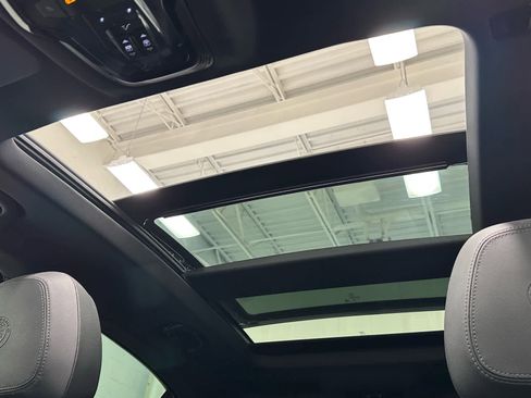 Used 2023 Alfa Romeo Stelvio Ti image 40