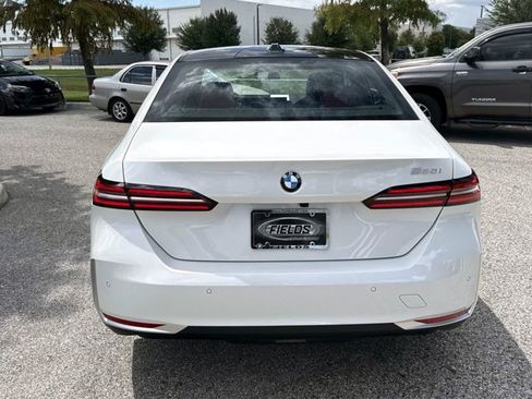 Used 2026 BMW 530i RWD image 4