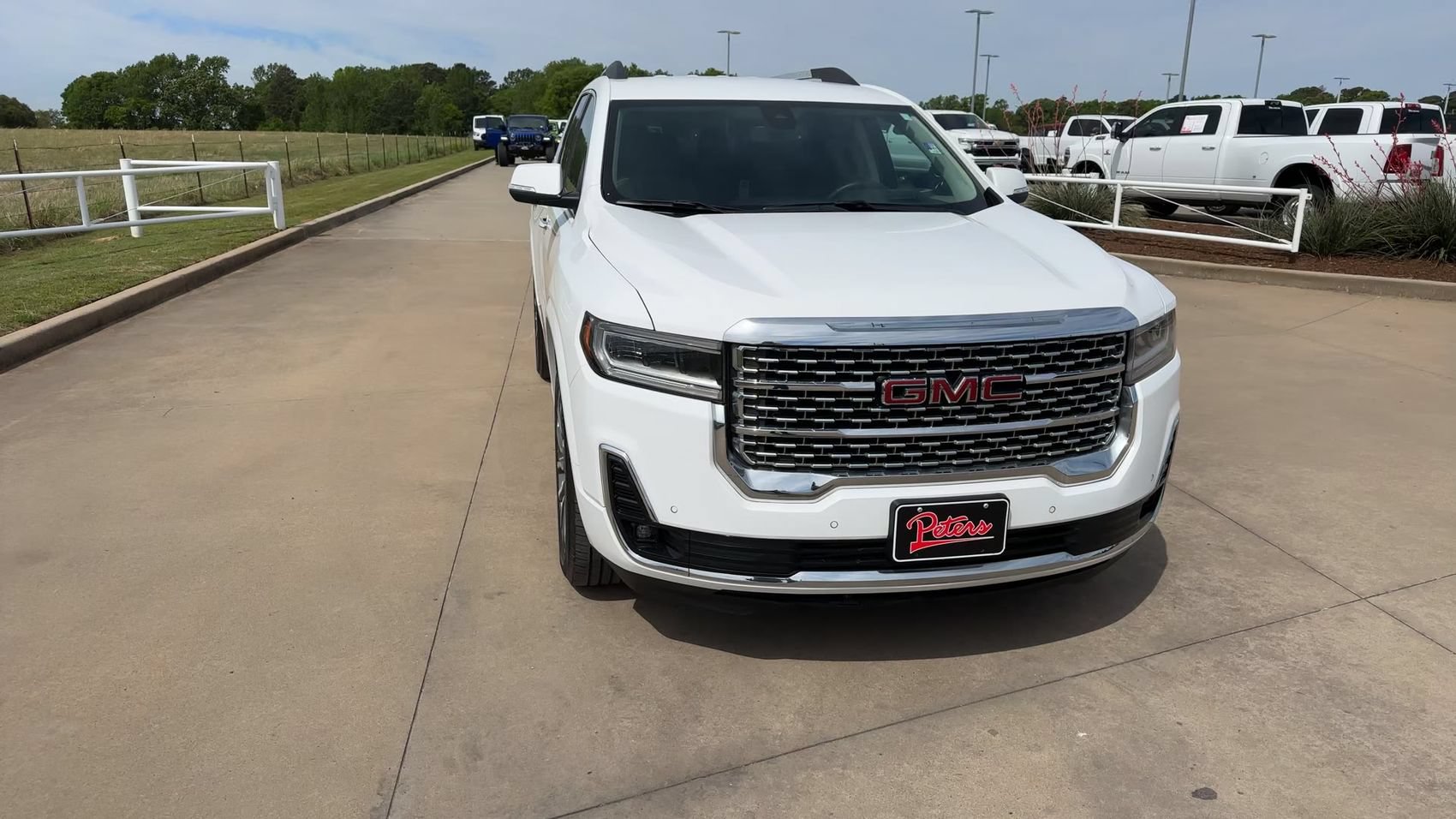 Used 2023 GMC Acadia Denali FWD image 4