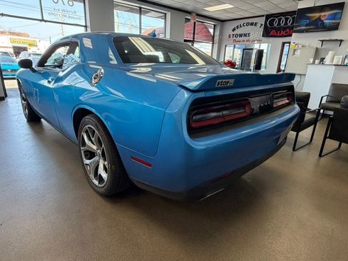 Used 2015 Dodge Challenger SXT Plus w/ Sound Group II image 9