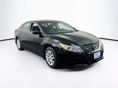 Used 2016 Nissan Altima 2.5 S w/ Power Driver Seat Package FWD image 3