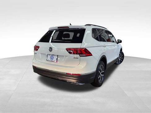 Certified 2021 Volkswagen Tiguan SE w/ Panoramic Sunroof Package image 6