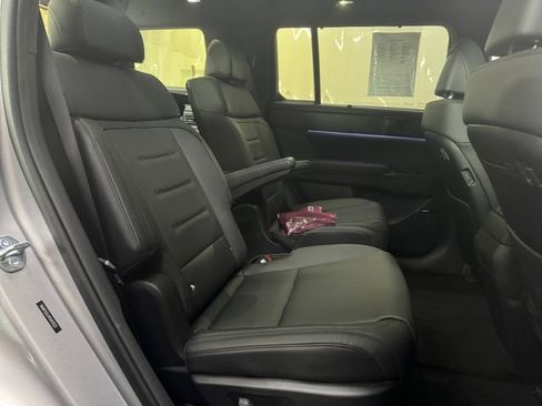 Used 2025 Hyundai Santa Fe Calligraphy AWD/4WD image 19