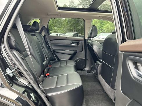 Certified 2023 Nissan Rogue SV w/ SV Premium B Package AWD/4WD image 14