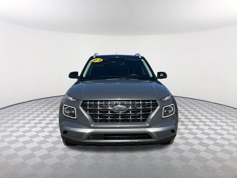 Used 2023 Hyundai Venue Limited w/ Cargo Package image 2