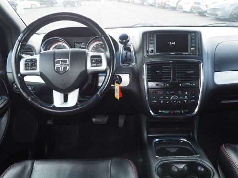 Used 2017 Dodge Grand Caravan GT image 13