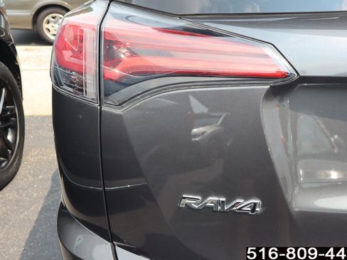 Used 2018 Toyota RAV4 LE w/ All Weather Liner Package AWD/4WD image 23