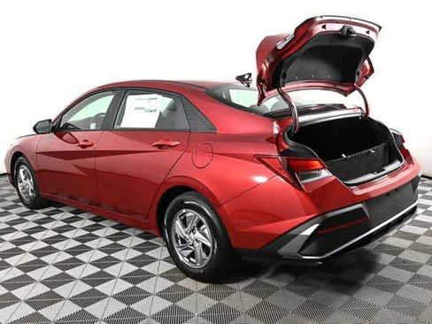 New 2026 Hyundai Elantra SE image 13