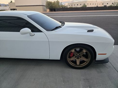 Used 2016 Dodge Challenger SRT Hellcat image 19