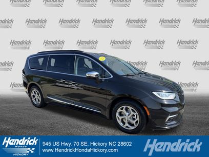 Used 2023 Chrysler Pacifica Limited