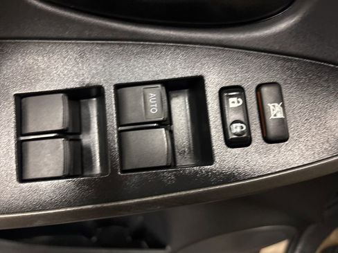 Used 2011 Toyota RAV4 4WD w/ Base L4 Extra Value Pkg image 16