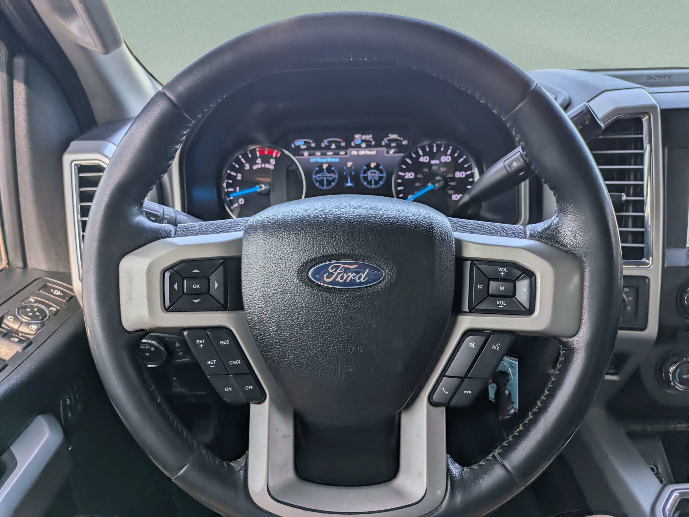 Used 2017 Ford F350 Lariat w/ Tow Technology Bundle AWD/4WD image 26