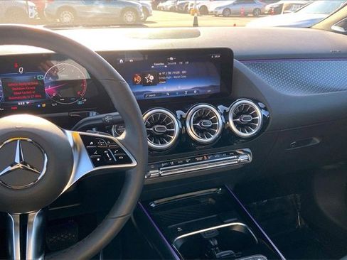 Used 2025 Mercedes-Benz GLA 250 4MATIC image 5