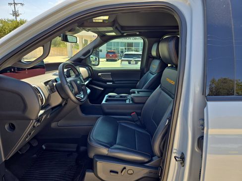 Used 2025 Ford Expedition Tremor AWD/4WD image 11