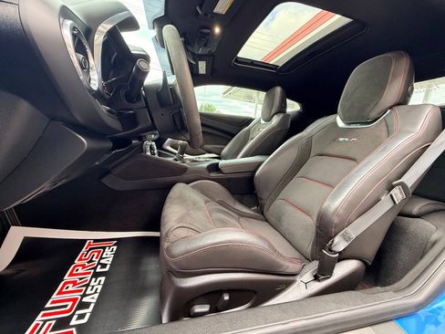 Used 2018 Chevrolet Camaro ZL1 RWD image 21