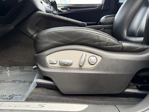 Used 2017 Porsche Macan S image 27