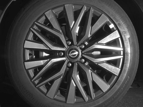 Used 2025 Nissan Altima 2.5 SV FWD image 12