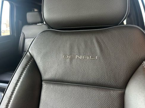 Used 2021 GMC Yukon XL Denali image 14