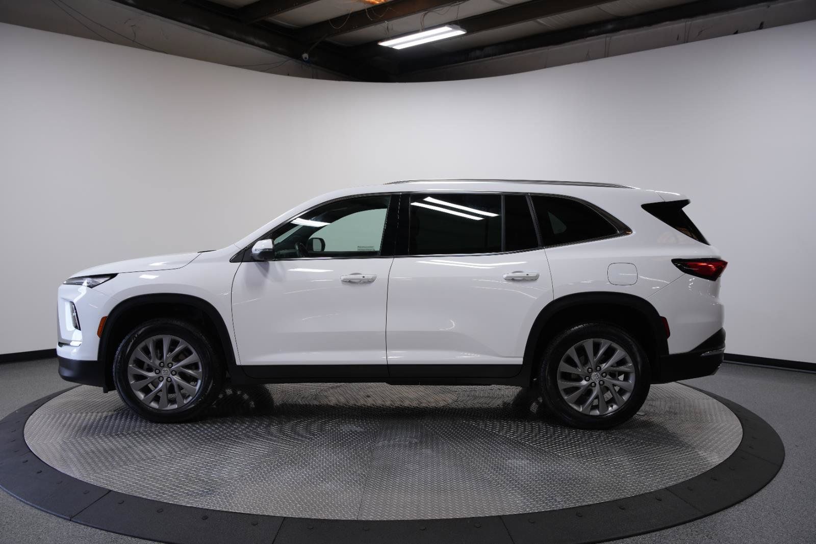 Used 2026 Buick Enclave Preferred FWD image 4