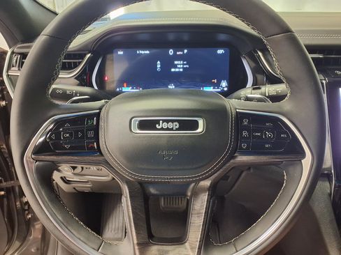 Used 2023 Jeep Grand Cherokee L Overland w/ Luxury Tech Group IV image 22