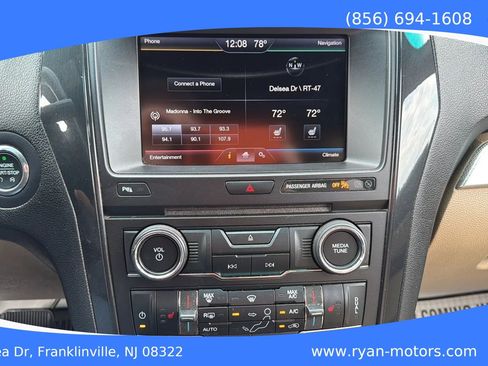Used 2016 Ford Explorer XLT w/ Equipment Group 202A AWD/4WD image 12