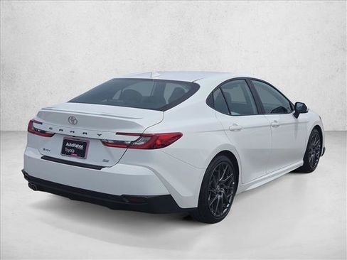 Used 2025 Toyota Camry SE w/ Convenience Package FWD image 5