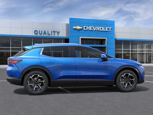 New 2026 Chevrolet Equinox EV LT FWD image 5