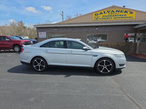 Used 2014 Ford Taurus SEL w/ Equipment Group 201A FWD image 5