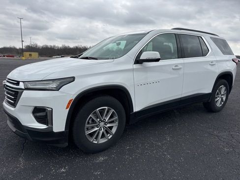 Used 2023 Chevrolet Traverse LT image 1