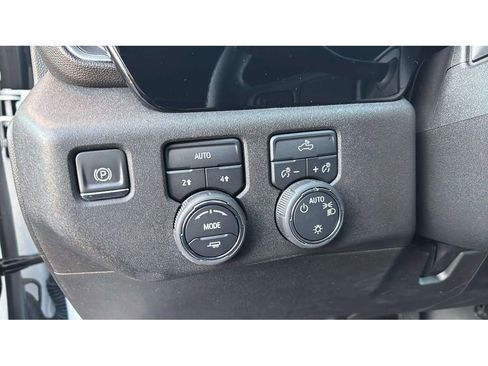 Used 2024 Chevrolet Silverado 1500 LT image 19