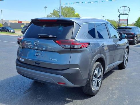 Used 2023 Nissan Rogue SV w/ SV Premium B Package image 3