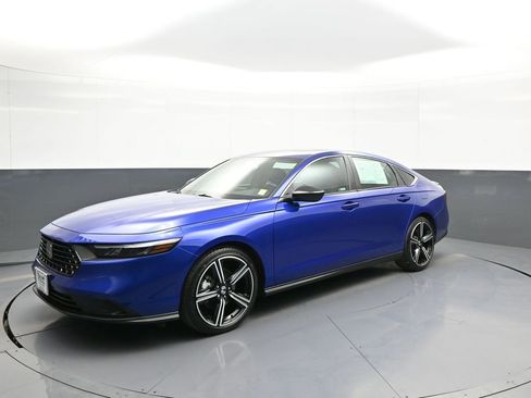 Used 2024 Honda Accord Sport image 10