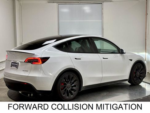 Used 2023 Tesla Model Y Performance AWD/4WD image 9