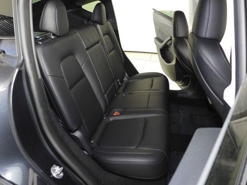 Used 2024 Tesla Model Y Performance image 20