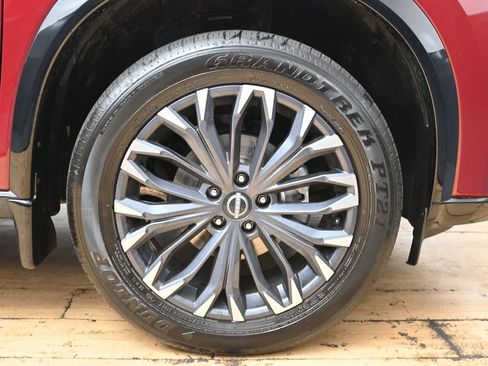 Used 2025 Nissan Rogue Platinum image 15