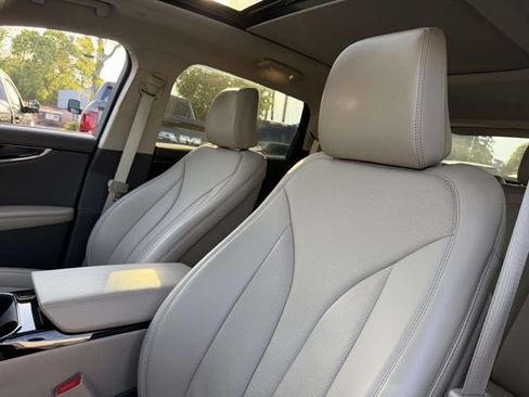 Used 2023 Lincoln Nautilus Reserve AWD/4WD image 10