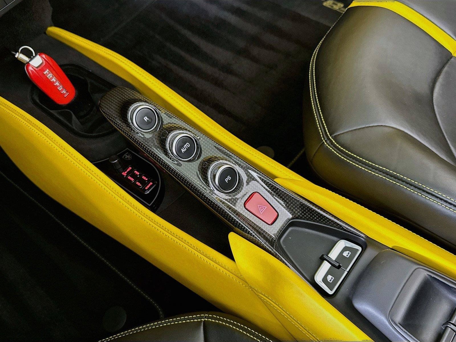 Used 2021 Ferrari F8 Tributo RWD image 20